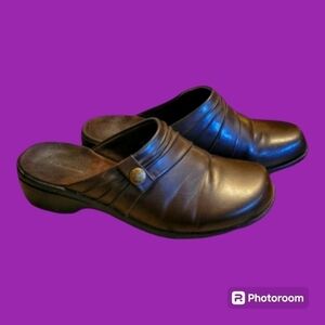 3/$30 CROFT & BARROW Dark Brown Pleather Mule Button Loafers Size 9